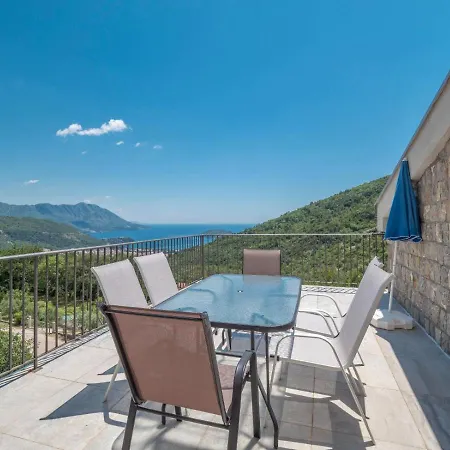 Family Retreat Bozovic Budva